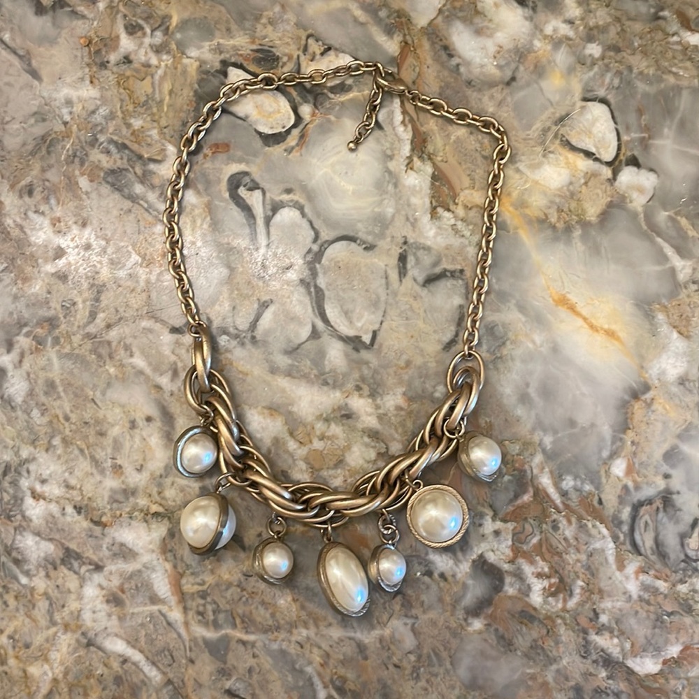 Faux pearl chunky statement necklace